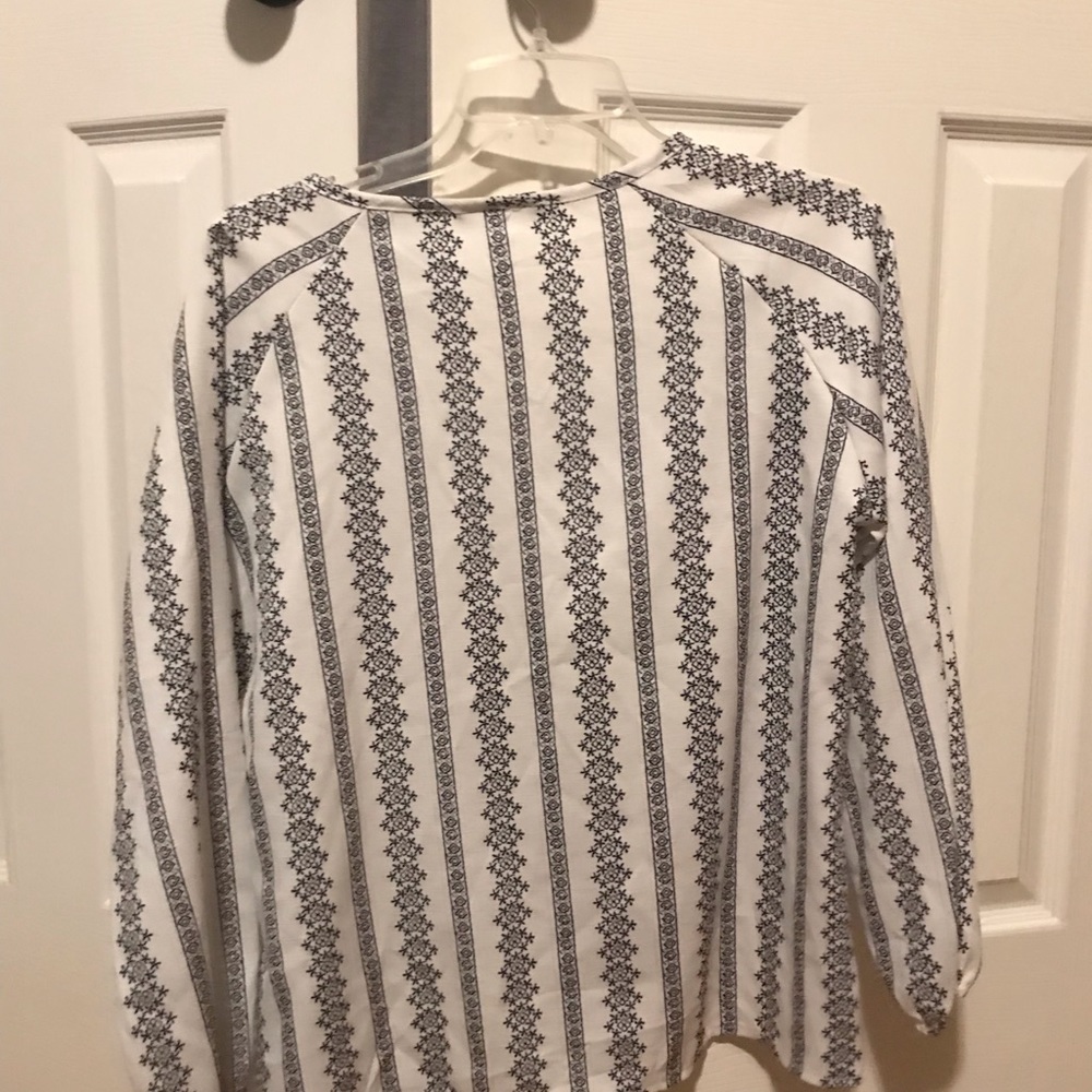 patterned blouse - Picture 2 of 3